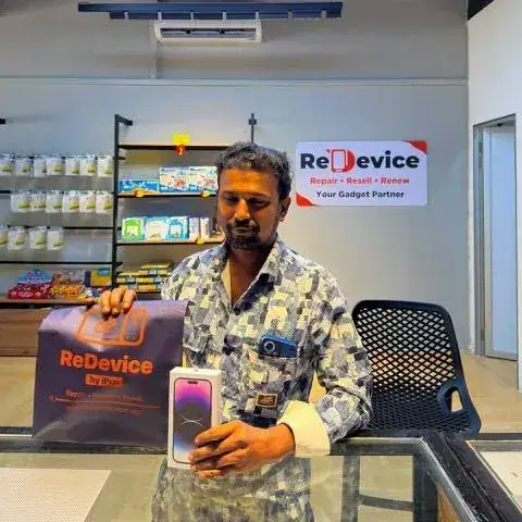 Pelanggan gembira selepas repair iPhone di iPRO SP