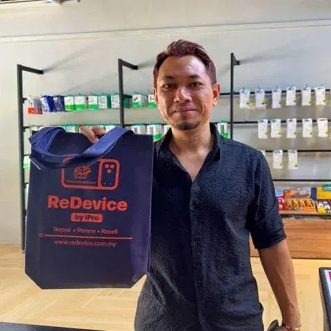 Pelanggan trade in phone lama di iPRO SP